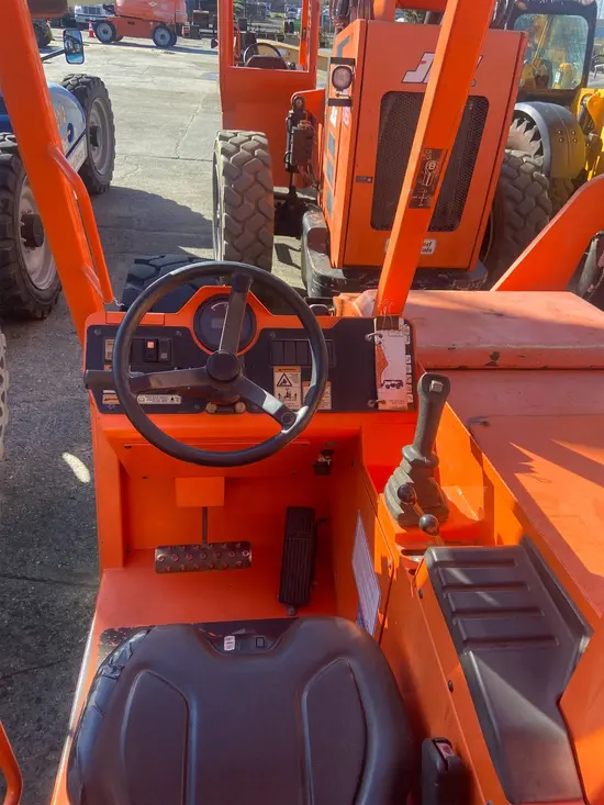 2018 SKYTRAK 8042 Forklift