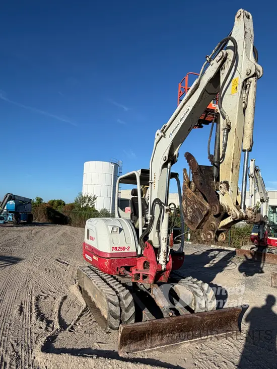 2021 Takeuchi TB250-2R Mini Excavator