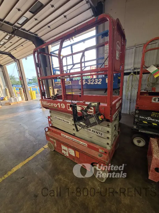 2019 MEC MICRO 19 Scissor Lift