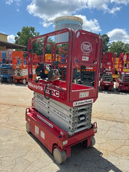 2018 MEC MICRO 19 Scissor Lift