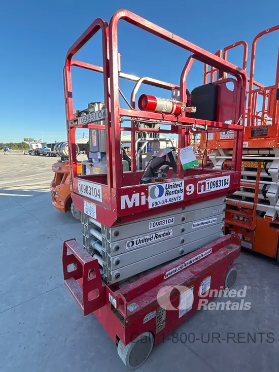2019 MEC MICRO 19 Scissor Lift