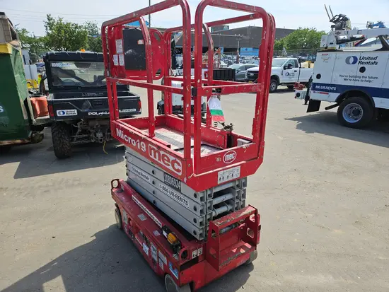 2018 MEC MICRO 19 Scissor Lift