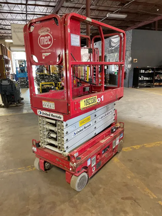 2019 MEC MICRO 19 Scissor Lift