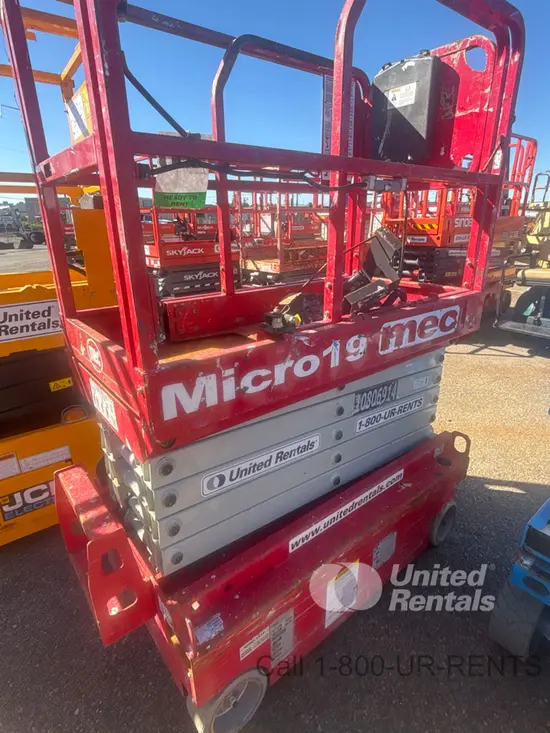 2018 MEC MICRO 19 Scissor Lift