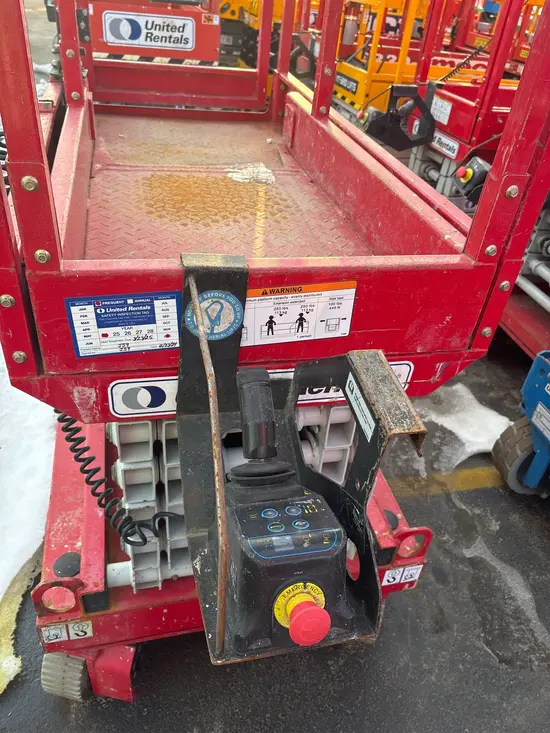 2018 MEC MICRO 19 Scissor Lift