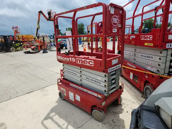 2019 MEC MICRO 19 Scissor Lift