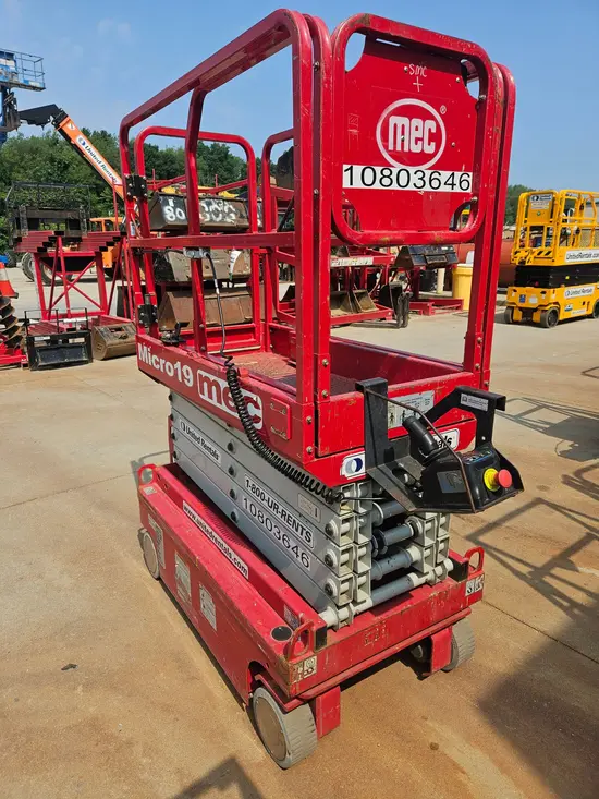2018 MEC MICRO 19 Scissor Lift