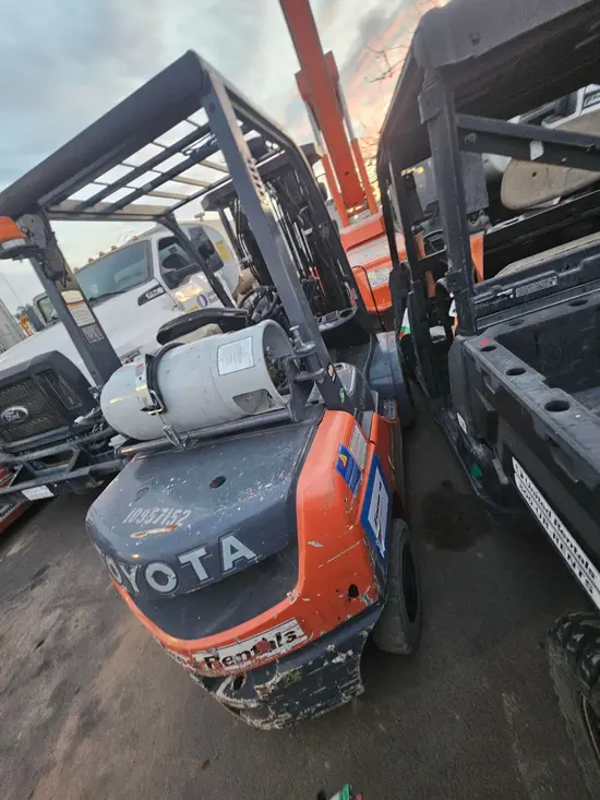 2019 Toyota 8FGU25 Warehouse Forklift