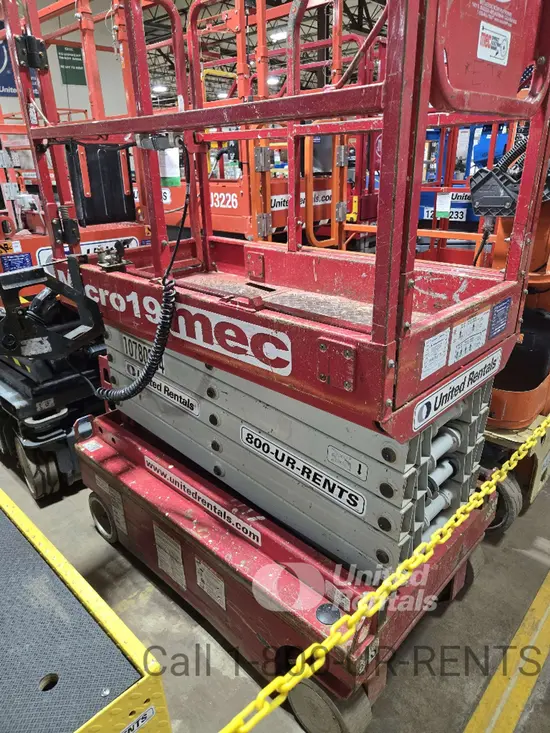 2018 MEC MICRO 19 Scissor Lift