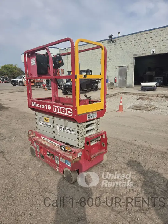 2018 MEC MICRO 19 Scissor Lift