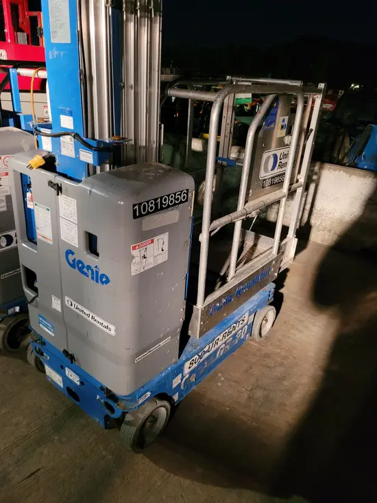 2018 Genie GR-20 Self-Propelled One-Person Lift