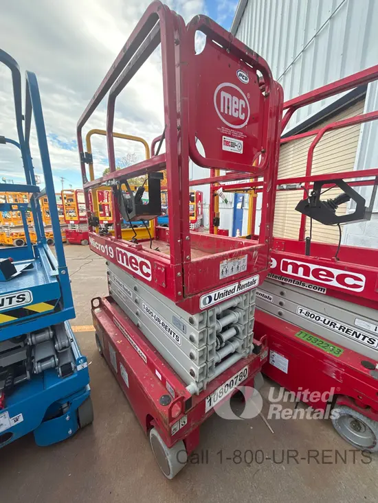 2018 MEC MICRO 19 Scissor Lift