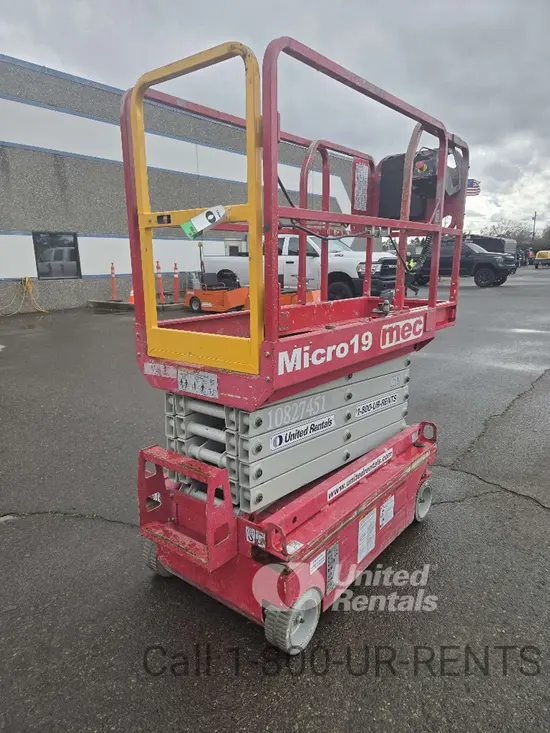 2018 MEC MICRO 19 Scissor Lift
