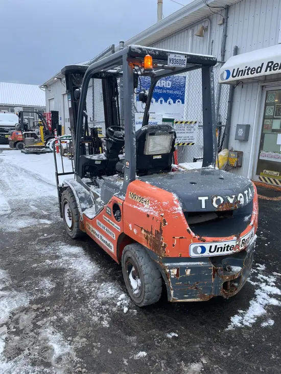 2019 Toyota 8FDU30 Warehouse Forklift