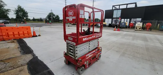 2018 MEC MICRO 19 Scissor Lift