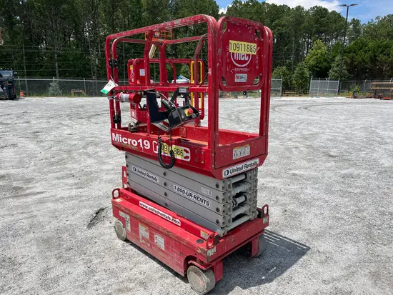2019 MEC MICRO 19 Scissor Lift