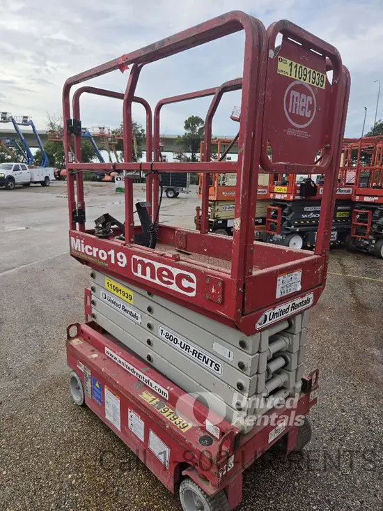 2020 MEC MICRO 19 Scissor Lift
