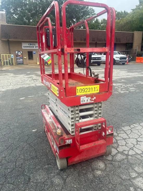 2019 MEC MICRO 19 Scissor Lift