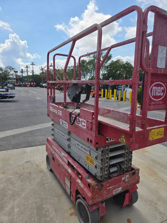 2019 MEC MICRO 26 Scissor Lift