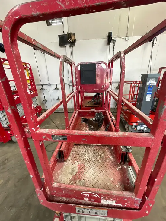 2019 MEC MICRO 19 Scissor Lift