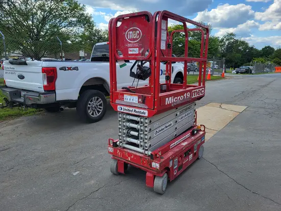 2018 MEC MICRO 19 Scissor Lift