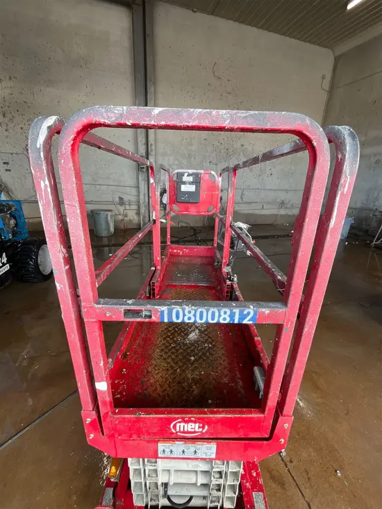 2018 MEC MICRO 19 Scissor Lift