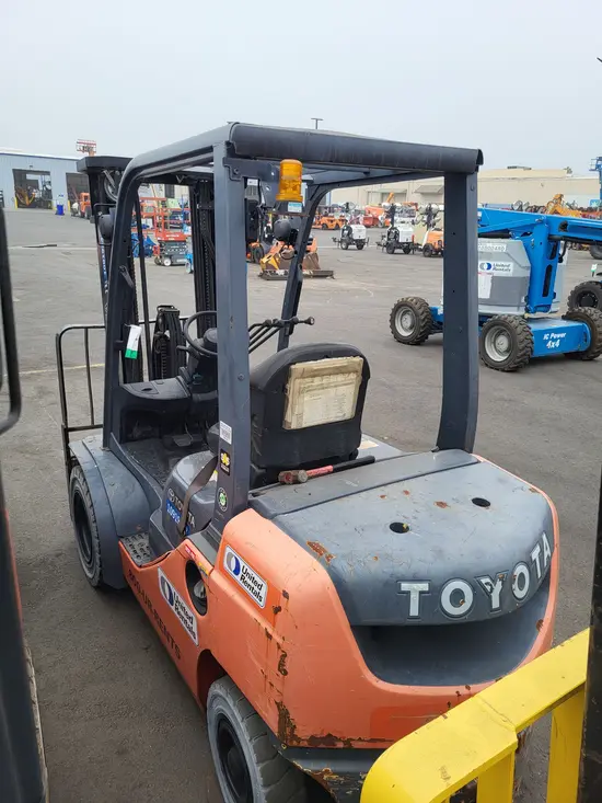 2019 Toyota 8FDU25 Warehouse Forklift