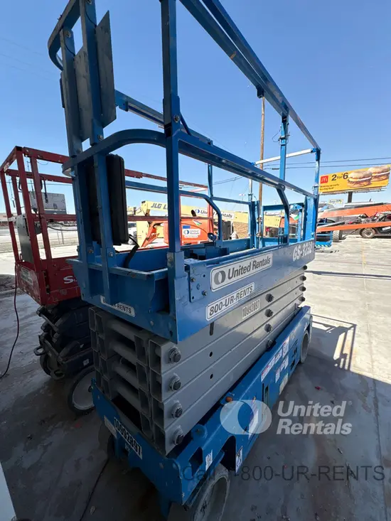 2019 Genie GS-3232 Scissor Lift