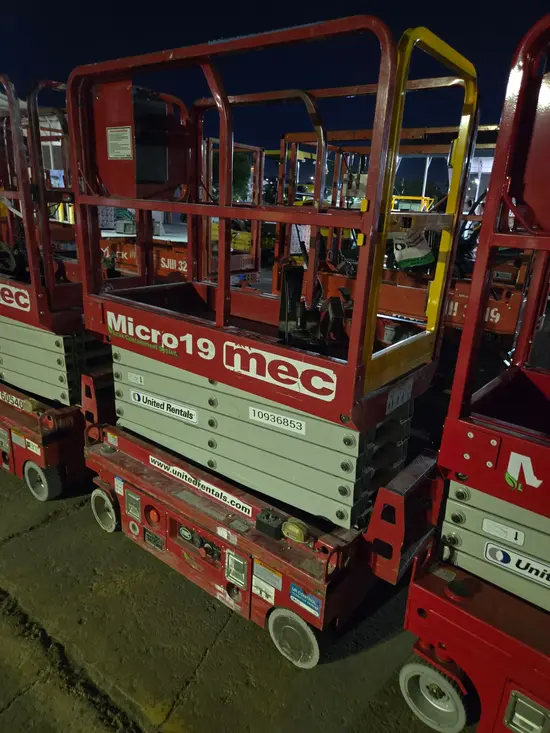 2019 MEC MICRO 19 Scissor Lift