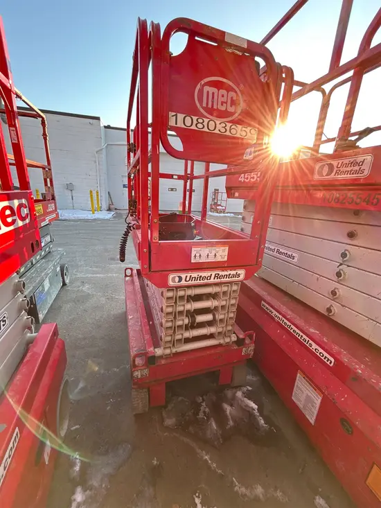 2018 MEC MICRO 19 Scissor Lift