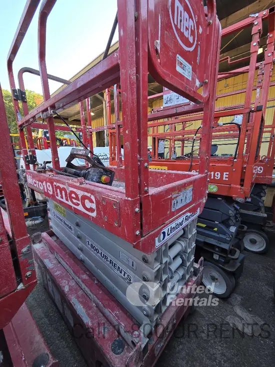 2019 MEC MICRO 19 Scissor Lift