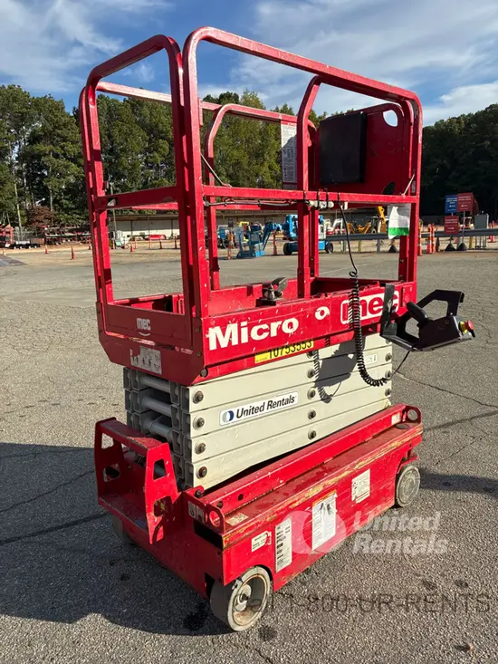2018 MEC MICRO 19 Scissor Lift