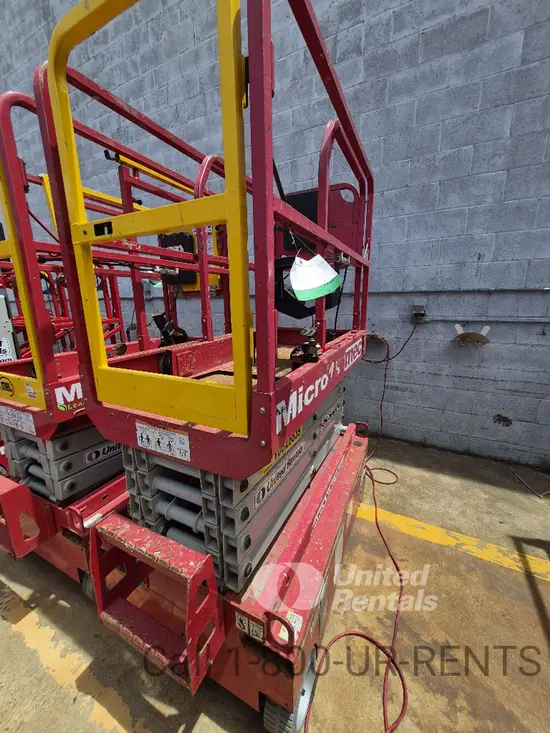 2018 MEC MICRO 19 Scissor Lift