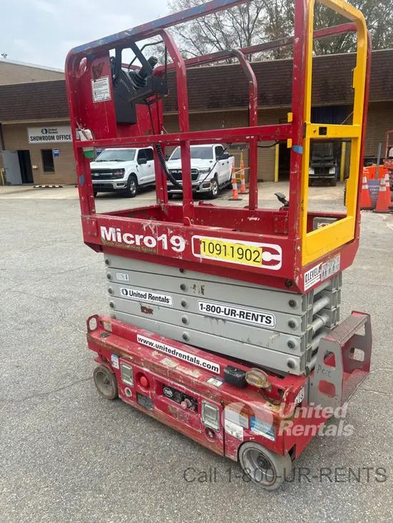 2019 MEC MICRO 19 Scissor Lift