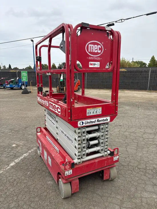 2019 MEC MICRO 19 Scissor Lift