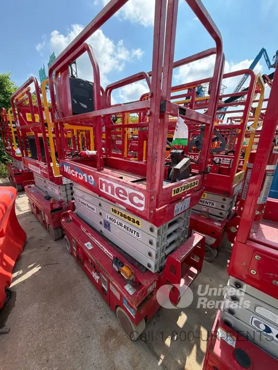 2018 MEC MICRO 19 Scissor Lift