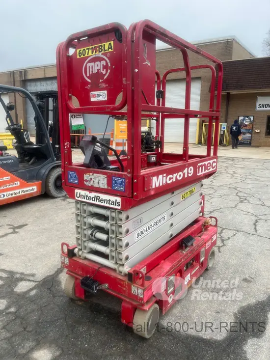 2018 MEC MICRO 19 Scissor Lift