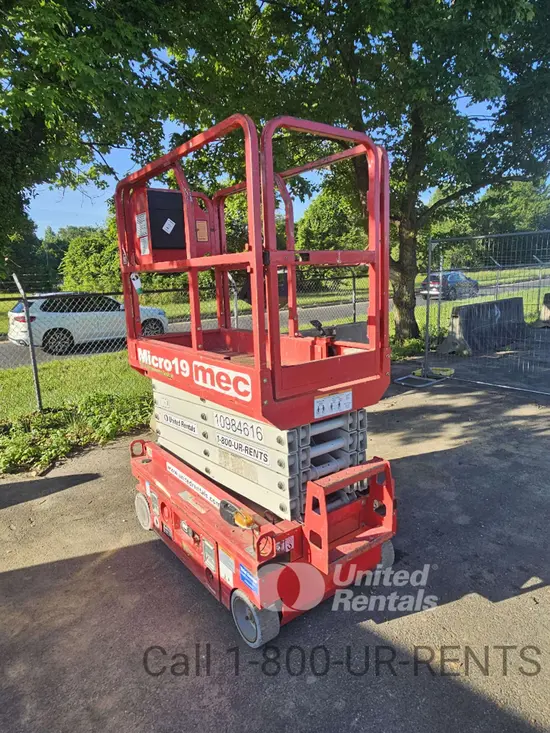 2019 MEC MICRO 19 Scissor Lift