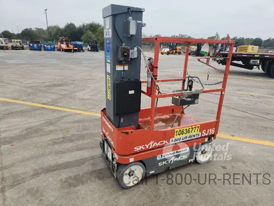 2017 Skyjack SJ16 Self-Propelled One-Person Lift