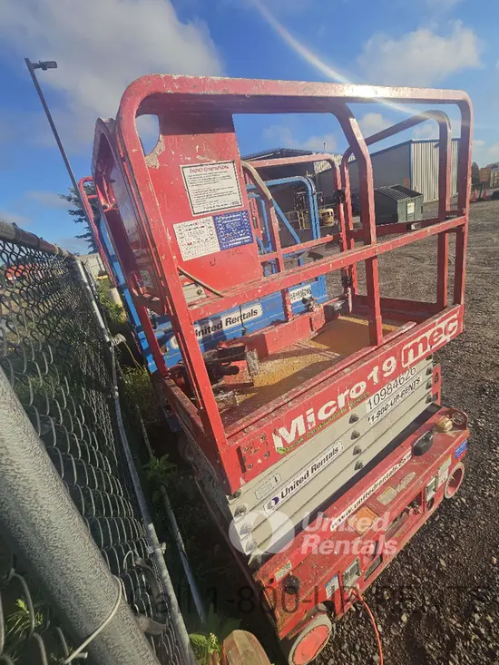 2019 MEC MICRO 19 Scissor Lift
