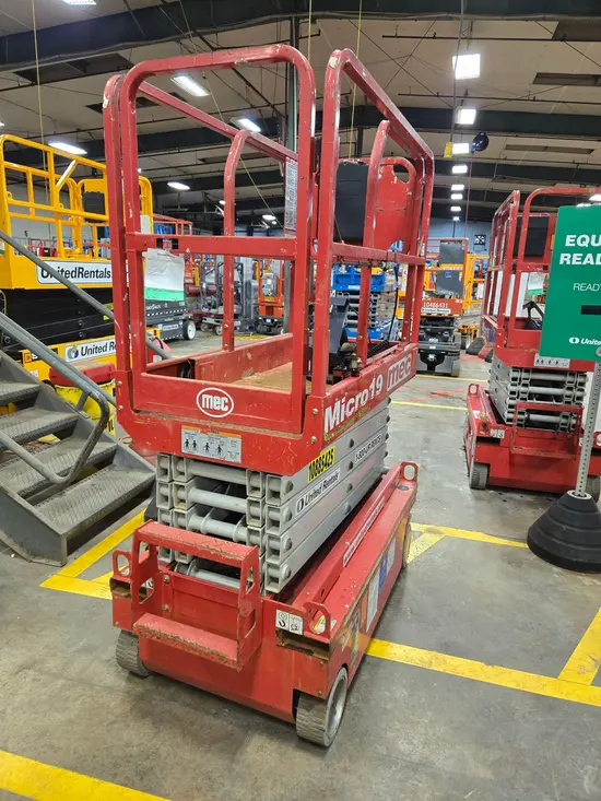 2019 MEC MICRO 19 Scissor Lift