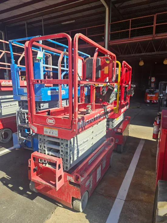 2019 MEC MICRO 19 Scissor Lift