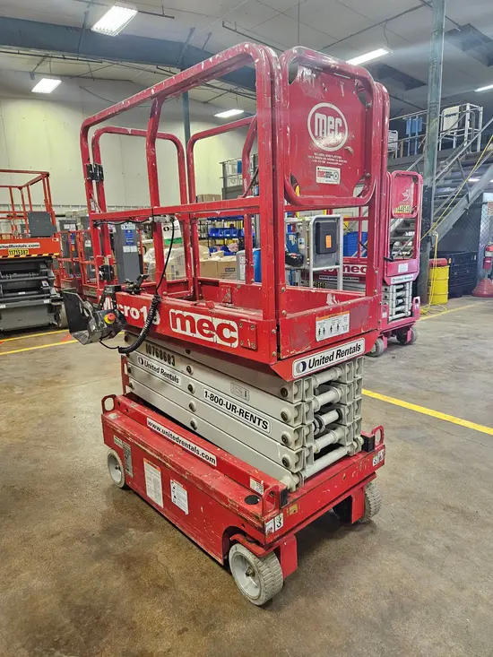 2018 MEC MICRO 19 Scissor Lift