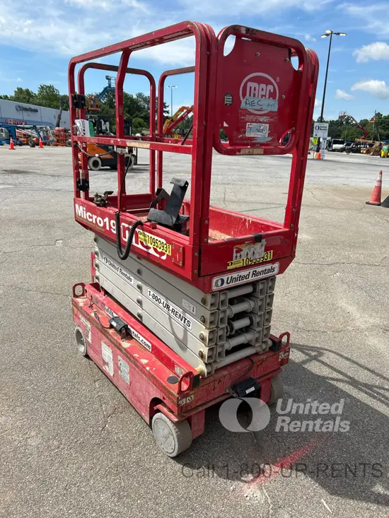 2019 MEC MICRO 19 Scissor Lift