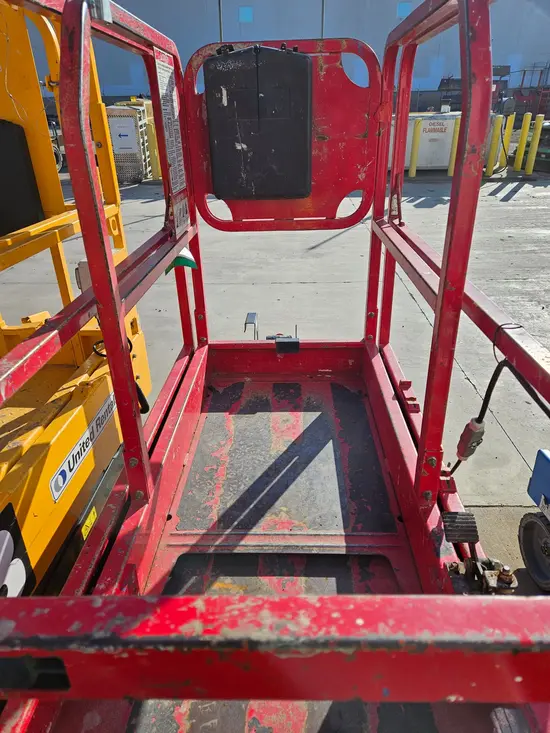 2018 MEC MICRO 19 Scissor Lift