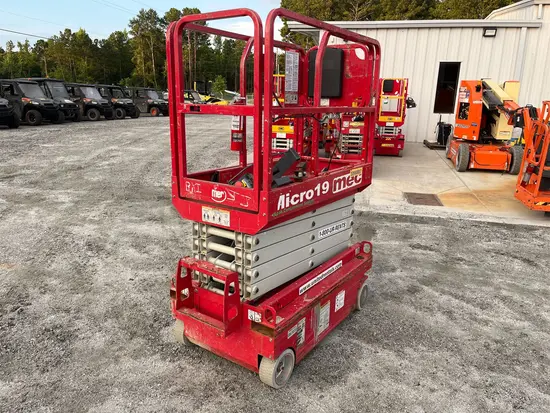 2019 MEC MICRO 19 Scissor Lift