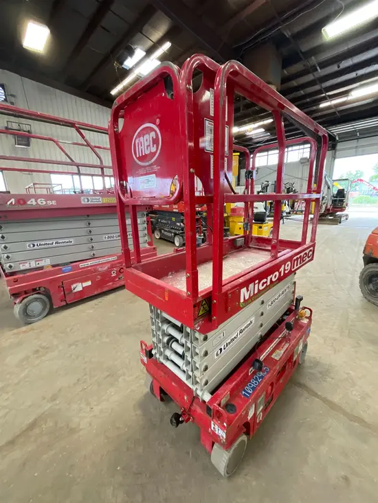 2019 MEC MICRO 19 Scissor Lift