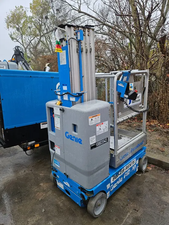 2018 Genie GR-20 Self-Propelled One-Person Lift