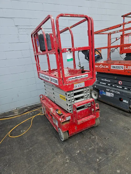 2019 MEC MICRO 19 Scissor Lift