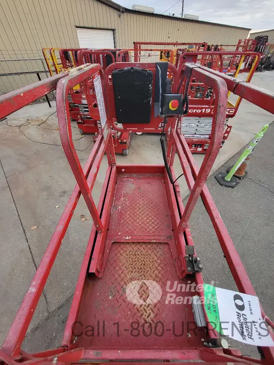 2019 MEC MICRO 19 Scissor Lift